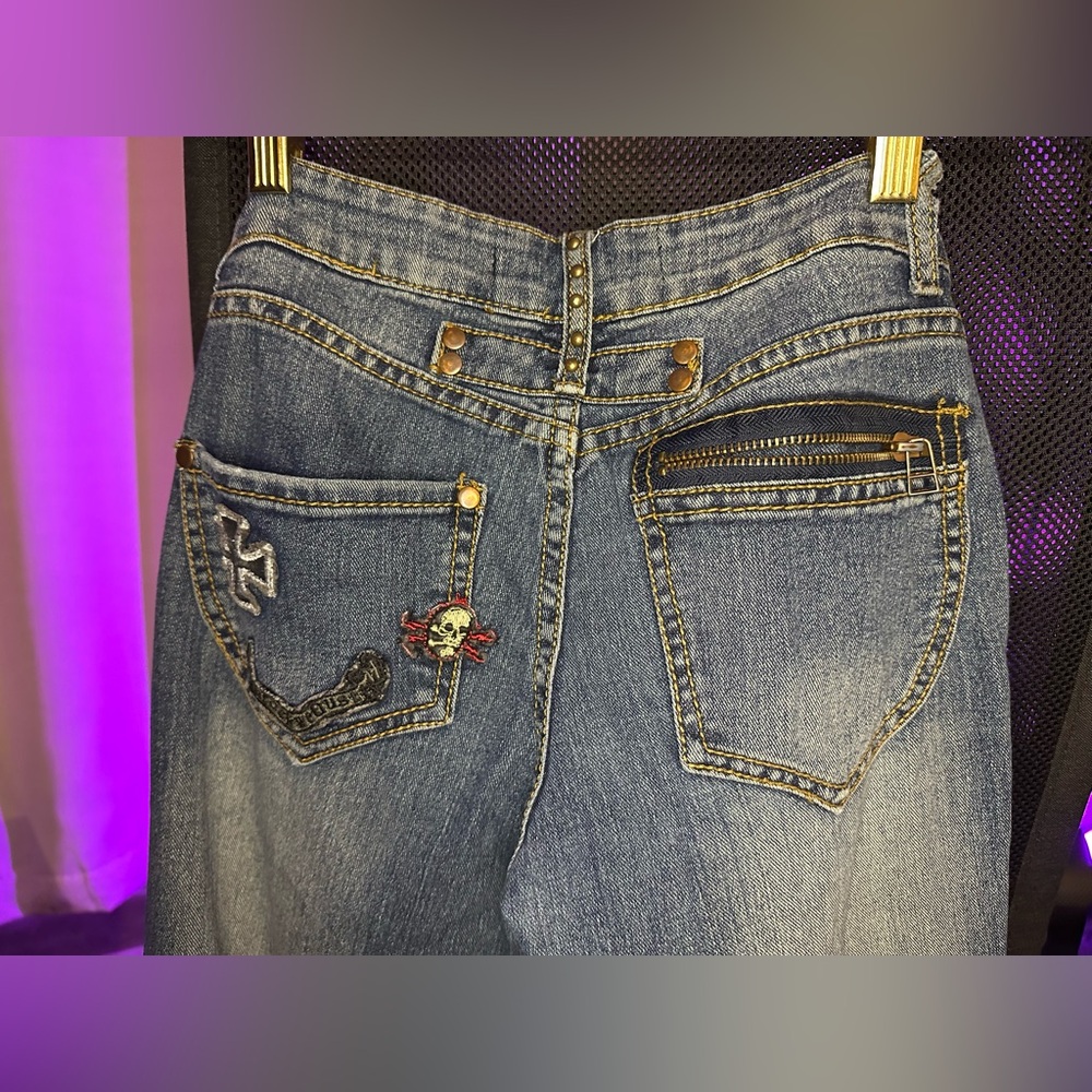 Vintage Studded Rocker Jeans – Skinny Fit – Unique Patches & Embellishments